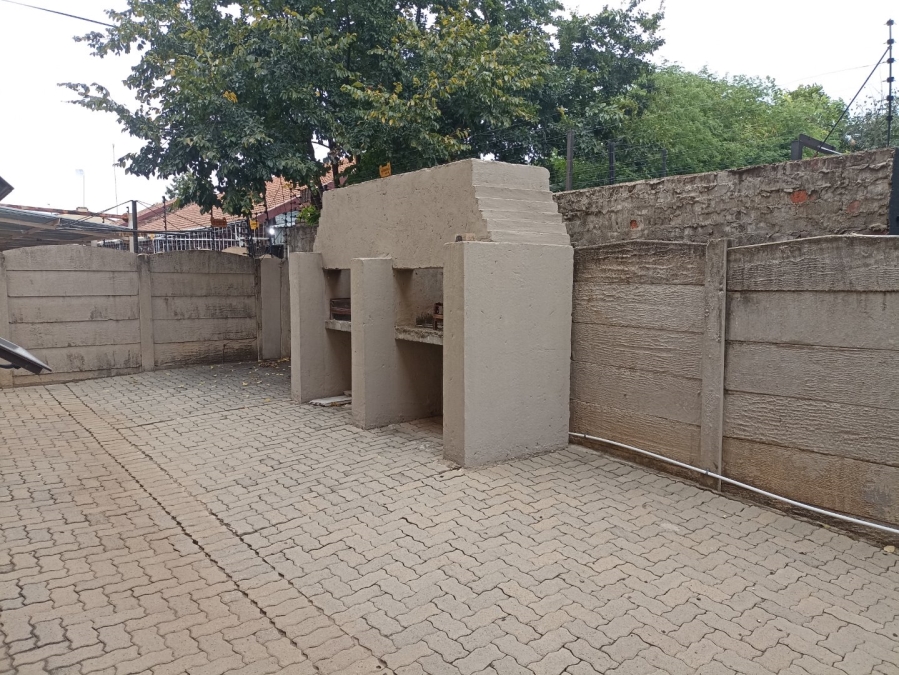 1 Bedroom Property for Sale in Bult West North West